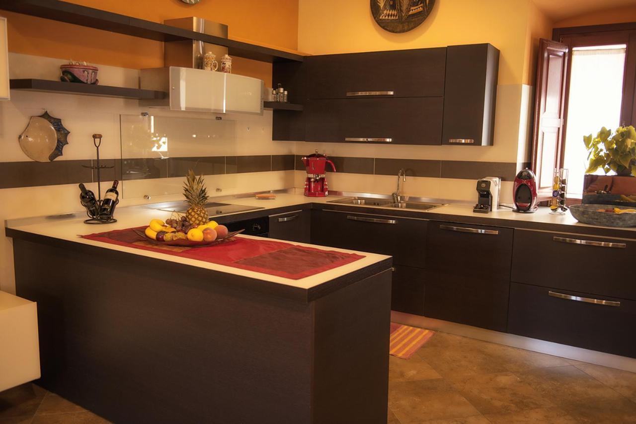 Luxury Home Bosa Apartment Екстериор снимка