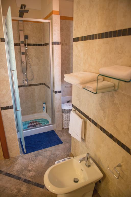Luxury Home Bosa Apartment Екстериор снимка